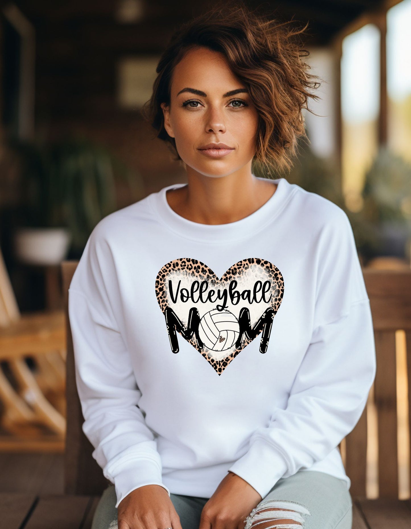 Volleyball Mom Cheetah Heart Print Sweater, Heart for Volleyball Mom Sweatershirt Unisexe